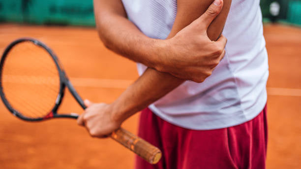 De impact van een tennisarm: Herken de symptomen en ontlast je pees